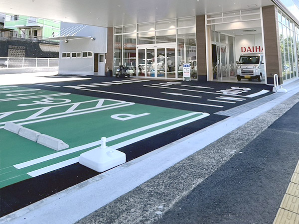 お客様駐車場